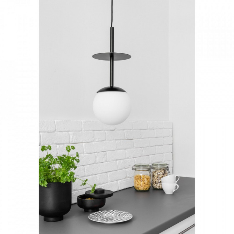 PLAAT A czarna sufitowa lampa wisząca