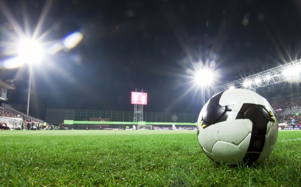 Normy oświetlenia na halach sportowych
