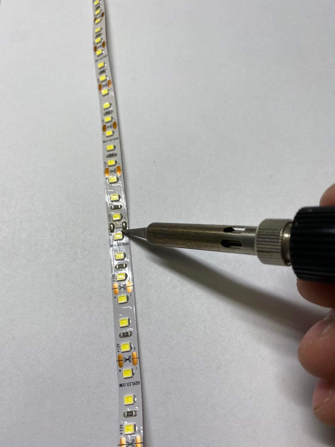 Jak łączyć taśmy LED