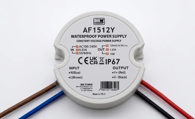 Zasilacz LED MW Power AF1512Y – obudowa z tworzywa sztucznego, zdjęcie produktowe