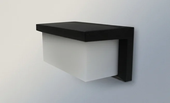 Solarna oprawa elewacyjna LED z czujnikiem zmierzchu SOE-12 EC61337 ECO LIGHT, widok z boku na białym tle